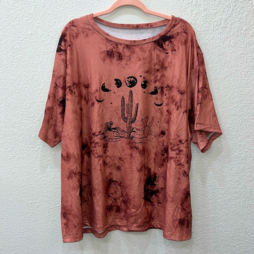 Very stretchy western print t-shirt